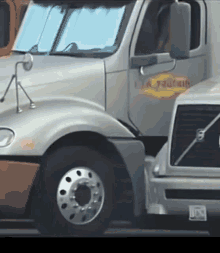 truck-funny-face.gif